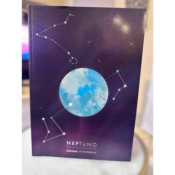 NEPTUNO BAEKSSUEL 1st Photobook. - Picture 2 of 7